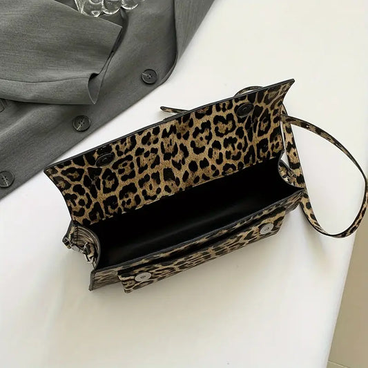 Stylish Cheetah Print Purse