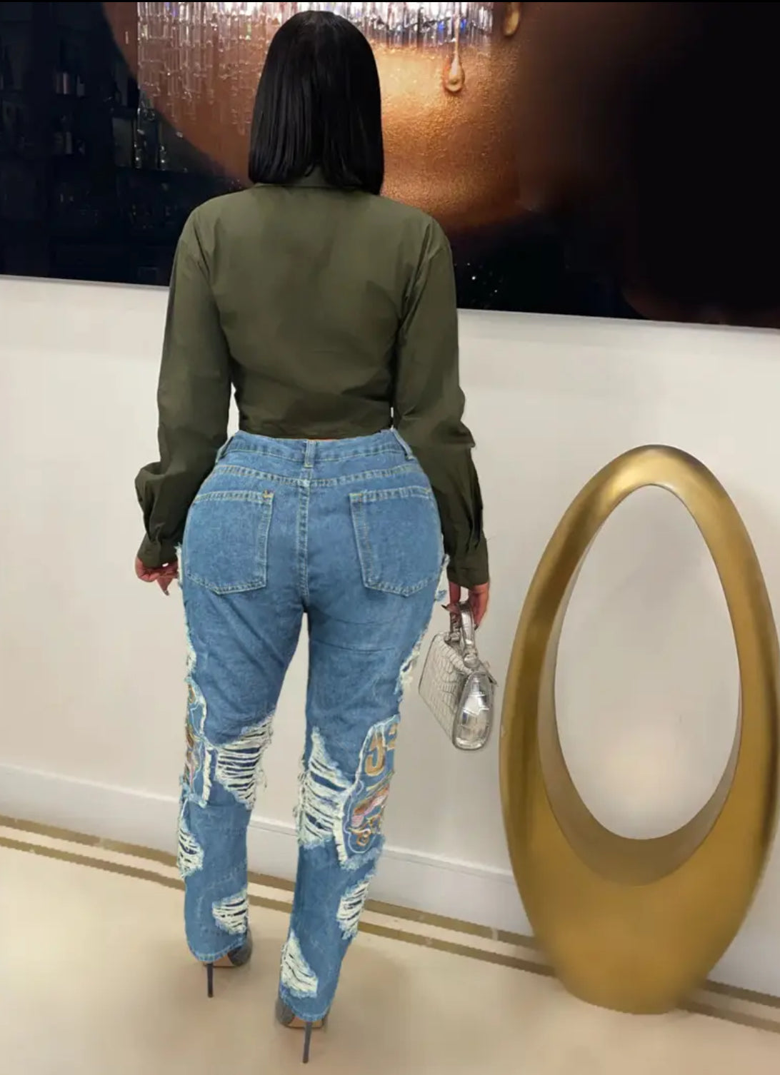 Retro-chic High Waisted Distressed Denim Jeans