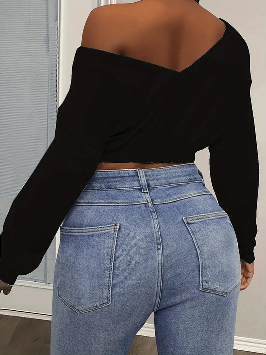 Sleek Chic Longsleeve Cropped Sweatshirt