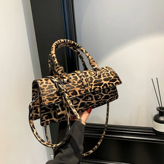Stylish Cheetah Print Purse