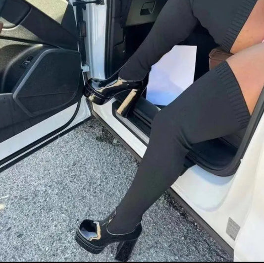 Sleek Baby Doll Knee Highs