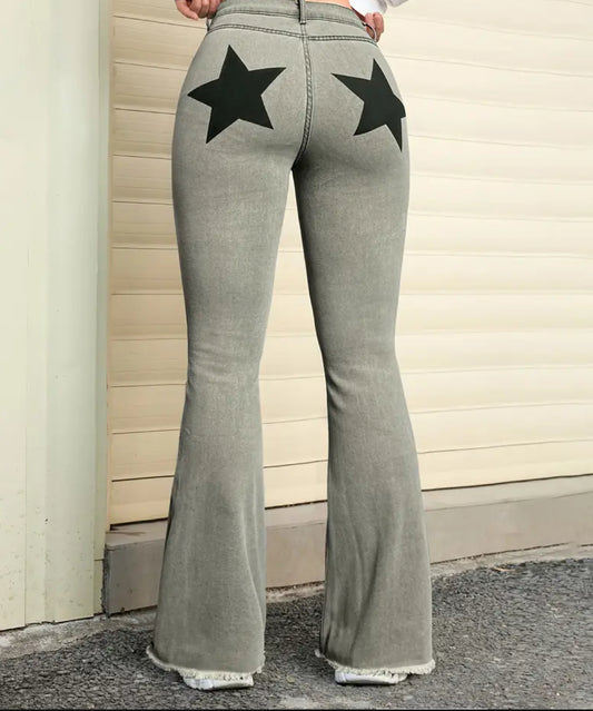 Sleek Highwaisted Flared Jeans